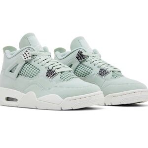 Jordan Air 4 Retro in Metallic Silver and Gray